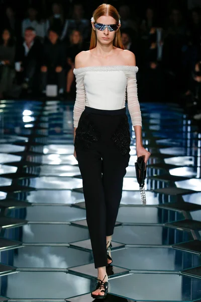 Look 5